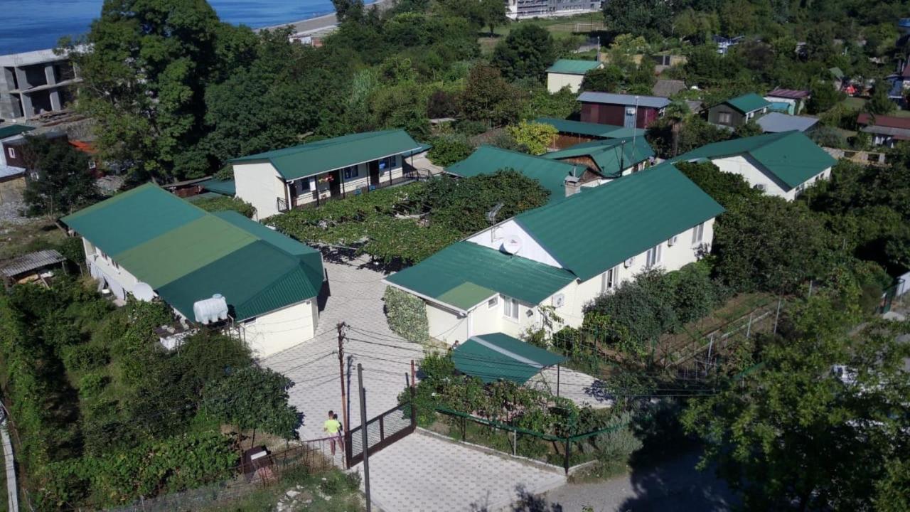 Hotel Kiwi Pizunda Exterior foto